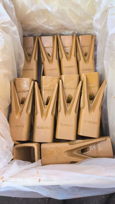Dents de godet pour excavatrice en acier au carbone Cat320 1U3352WTL, dents jumelles Tiger pour conditions de glace et de carrière dans la famille J350